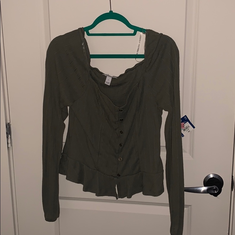 women’s shirt